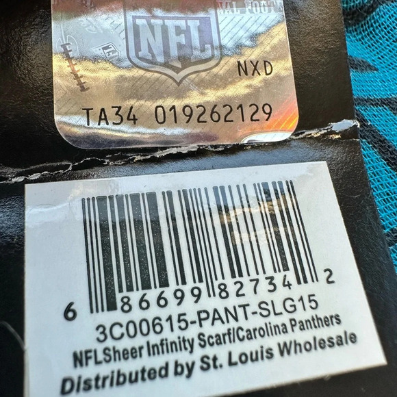 NWT NFL Carolina Panthers Infinity Scarf - Picture 2 of 2